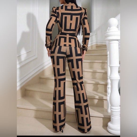 SHEIN Black and Tan Patterned Flare Pantsuit - Picture 2 of 2